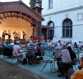 Americká 7/29 /Měšťanská beseda – zahrada                                                           