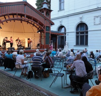 Americká 7/29 /Měšťanská beseda – zahrada                                                           